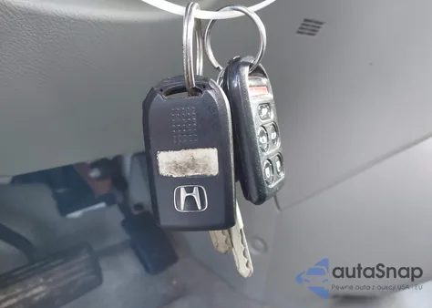 2008 Honda Odyssey Touring z USA, uszkodzony, nr VIN 5FNRL38948B112218